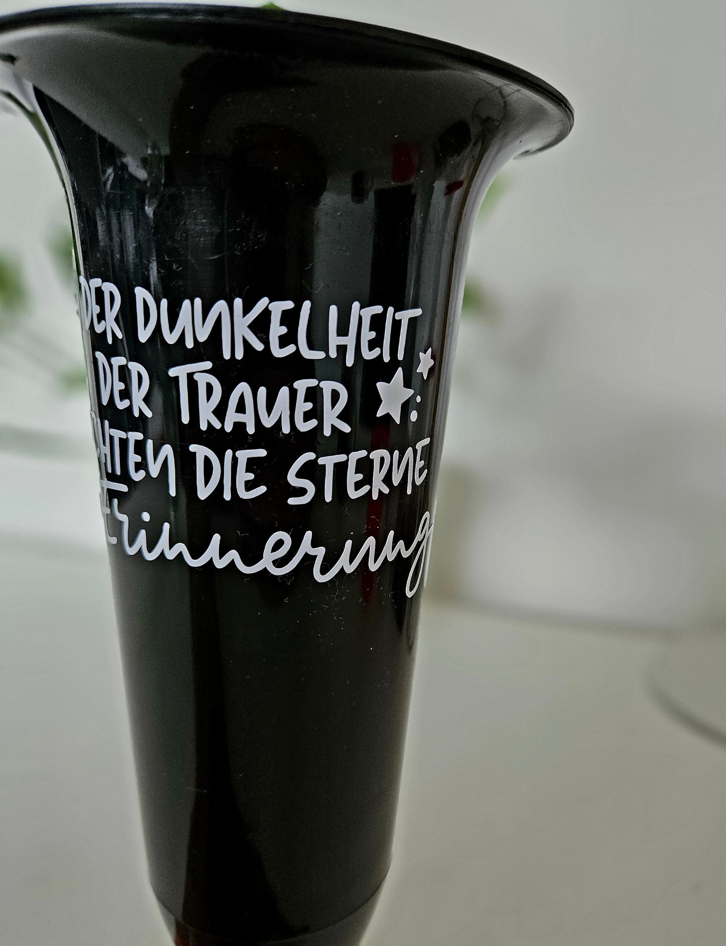 Ewige Erinnerung: 23cm Grabvase mit inspirierender Aufschrift