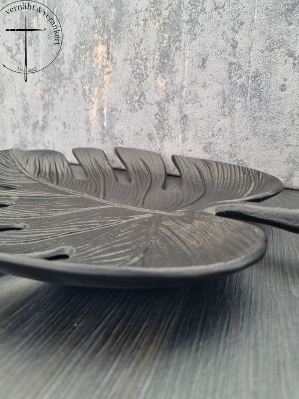 Stilvolle Gusseisen-Dekoschale mit Monsterablatt-Design - Perfekt für Ihr Zuhause