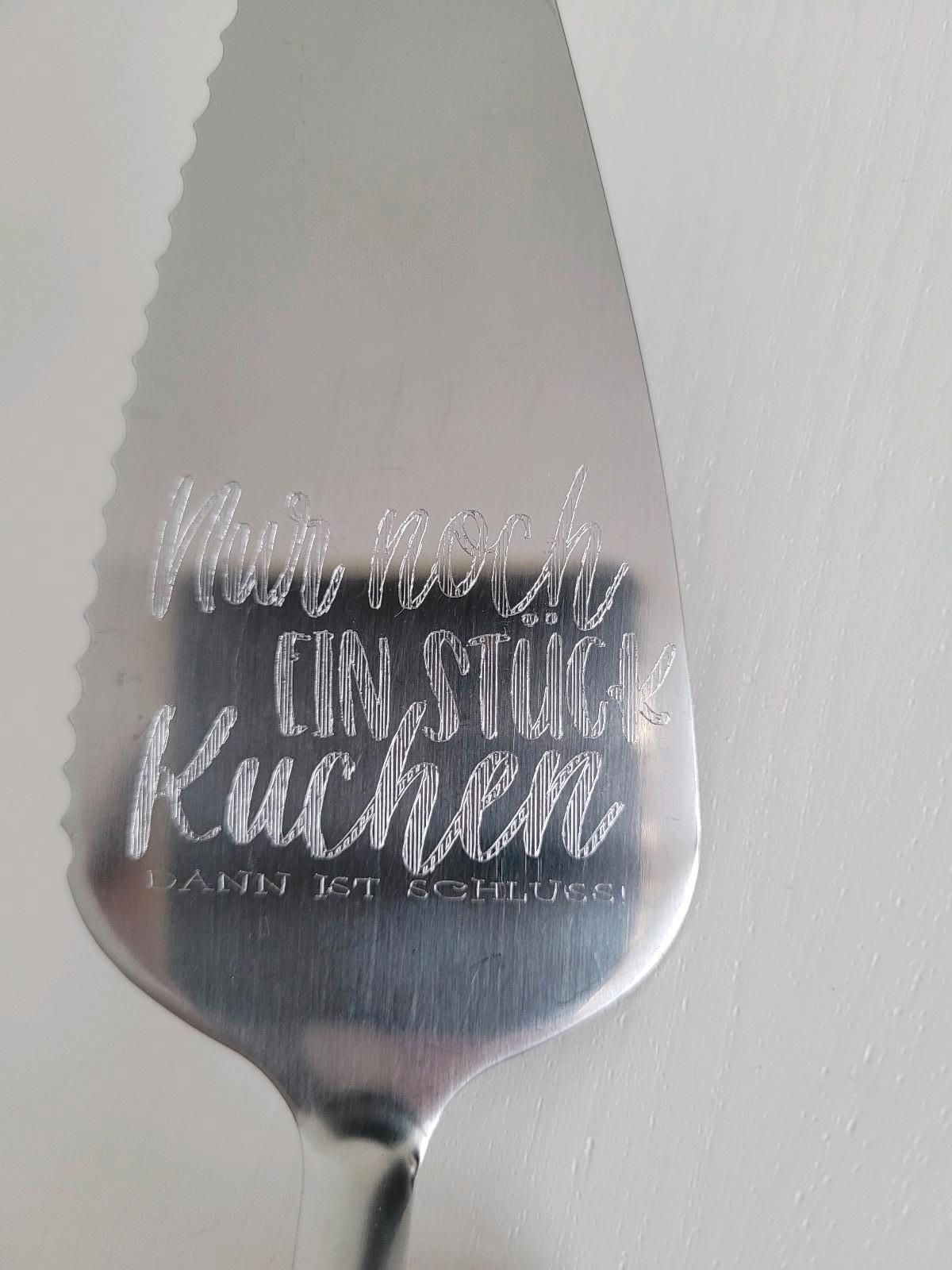 Humorvoller Kuchenheber aus Edelstahl - Perfekt für Backliebhaber