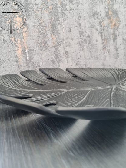 Stilvolle Gusseisen-Dekoschale mit Monsterablatt-Design - Perfekt für Ihr Zuhause